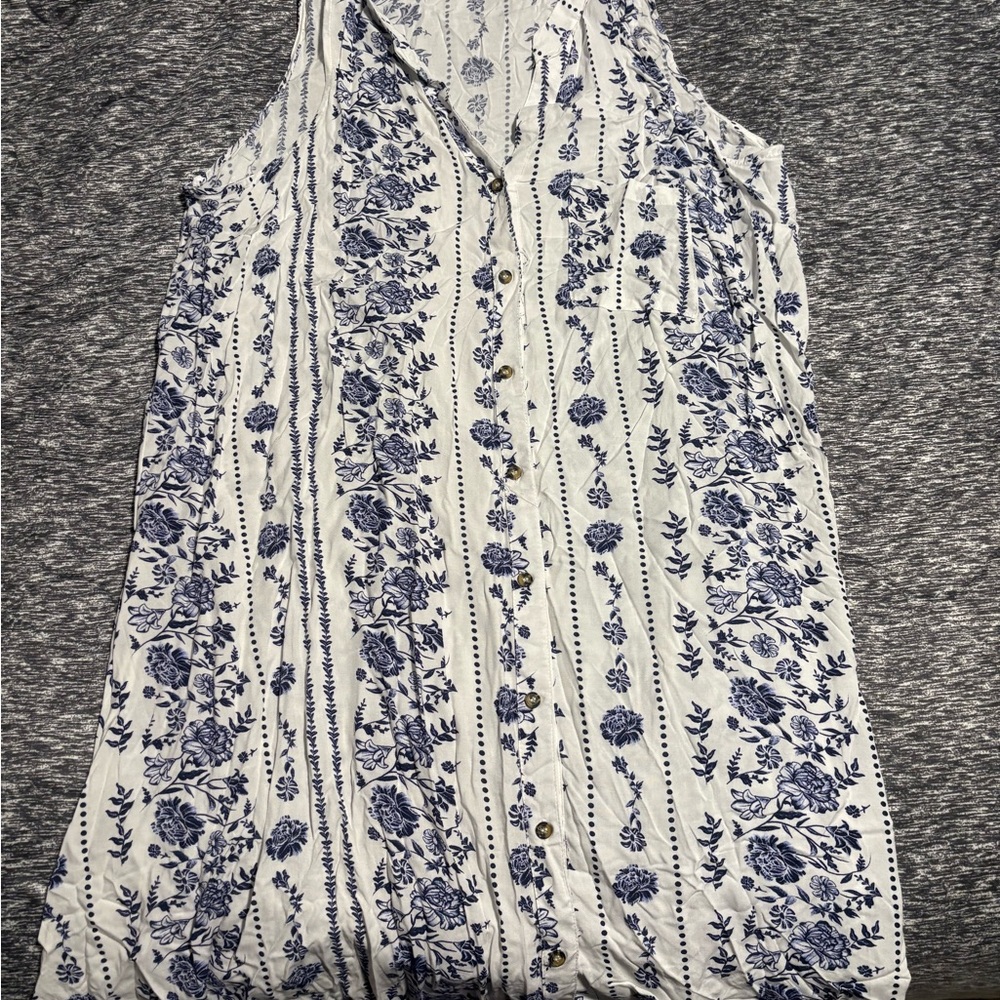 Justify Blue Floral Button-Down Blouse